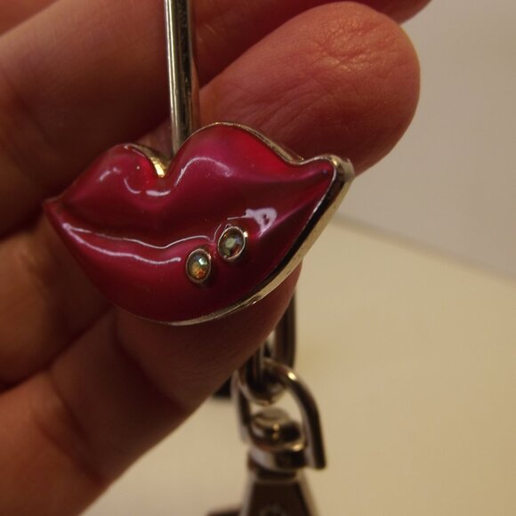 Purse Bag Charm Key Ring Key holder Lips & Rhinestones - Picture 6 of 6